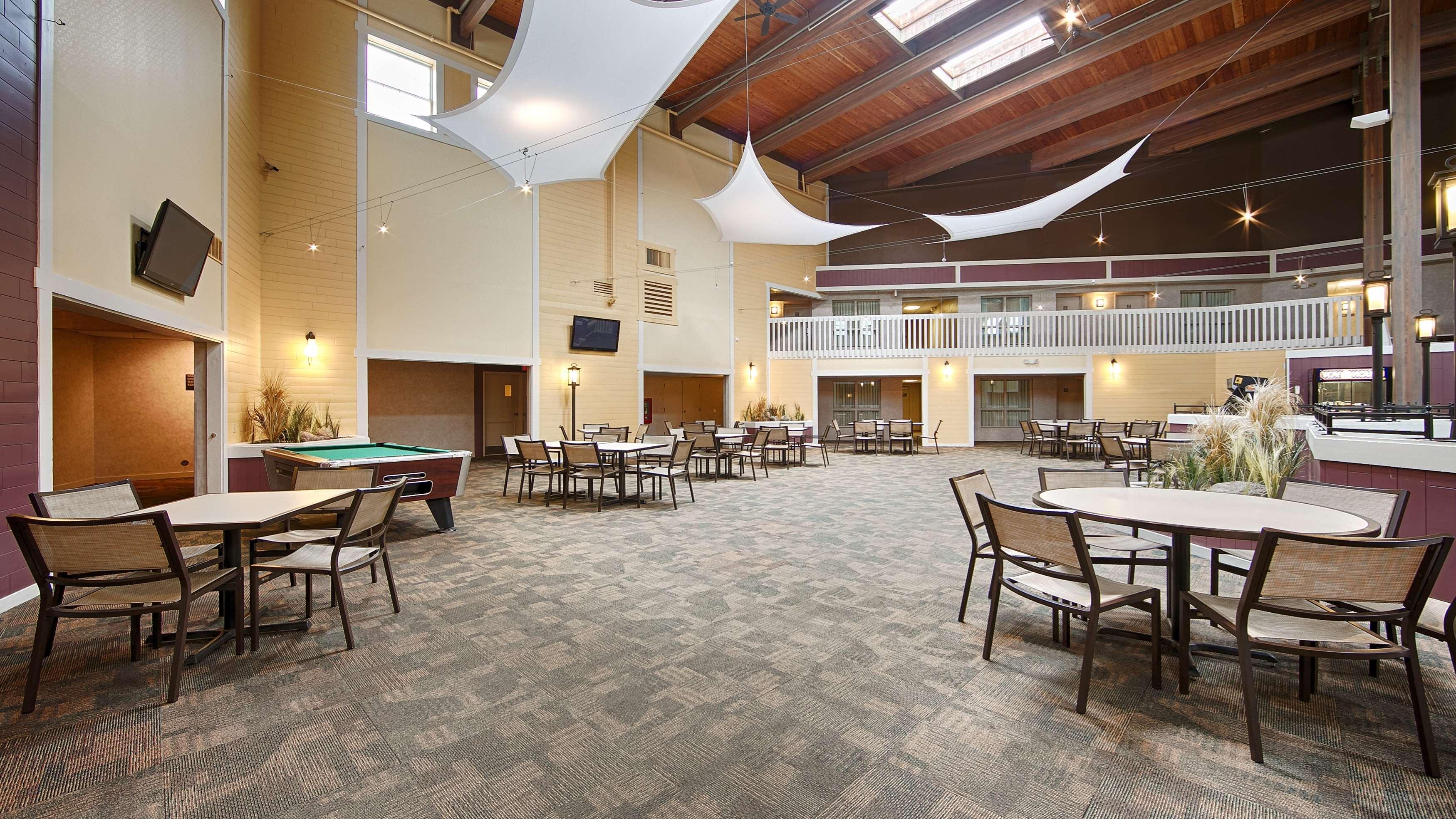 Best Western Plus Steeplegate Inn Davenport Luaran gambar