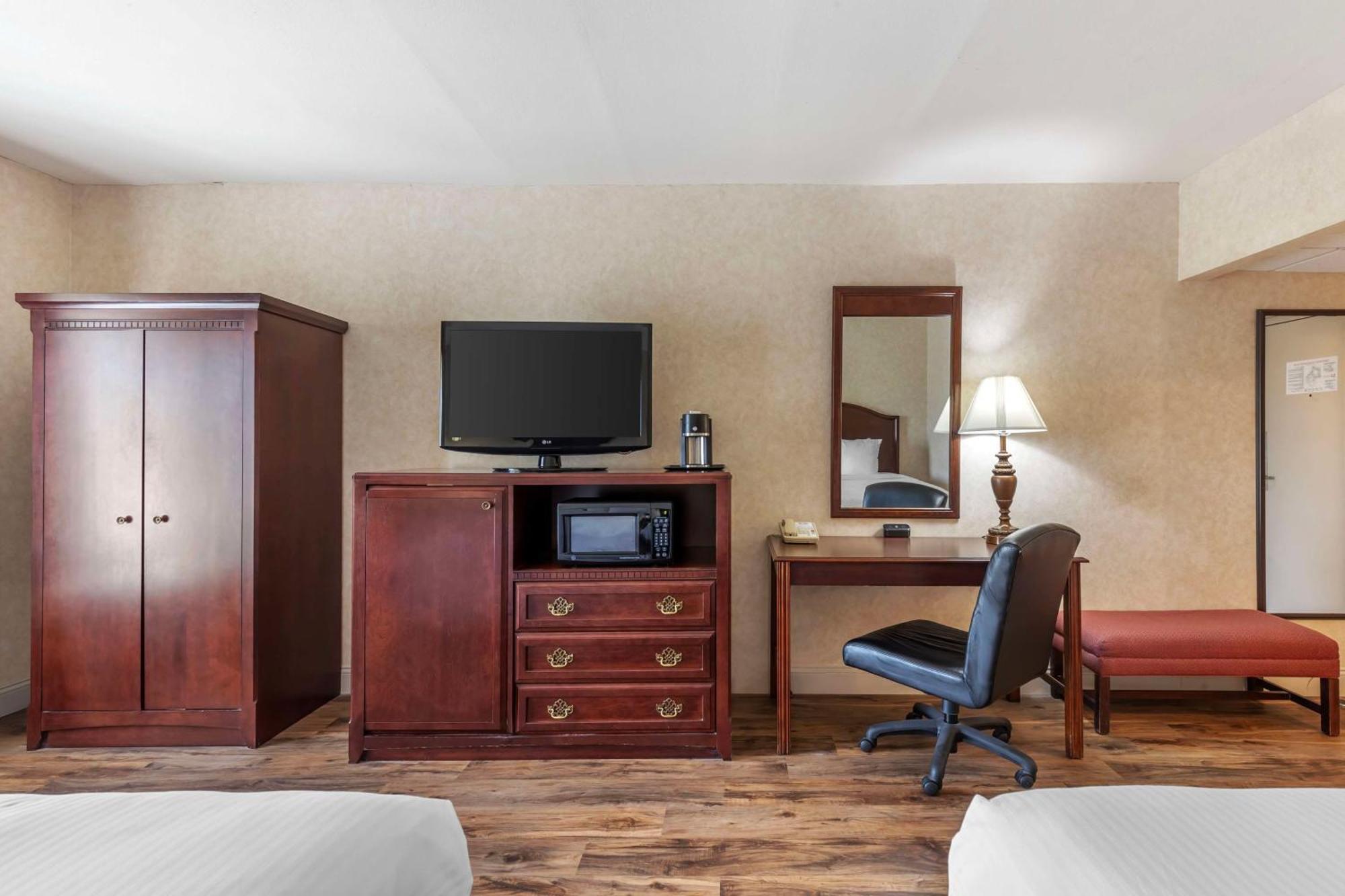 Best Western Plus Steeplegate Inn Davenport Luaran gambar